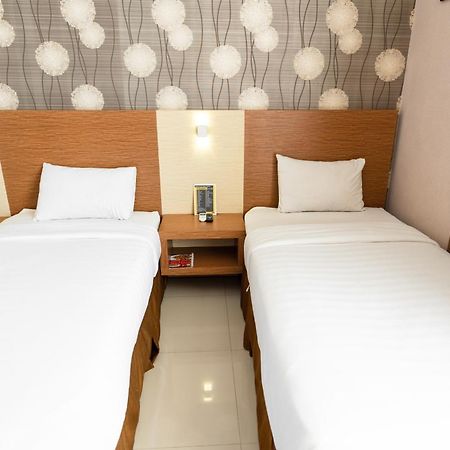 Neo Cempaka Hill Hotel Jembel エクステリア 写真